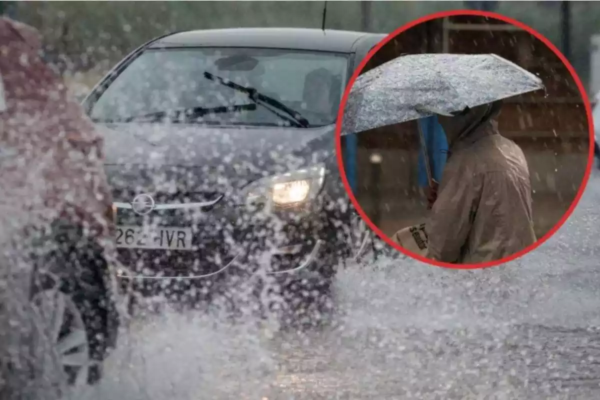 Un cotxe circula entre la pluja, i al cercle, una dona es protegeix amb un paraigua