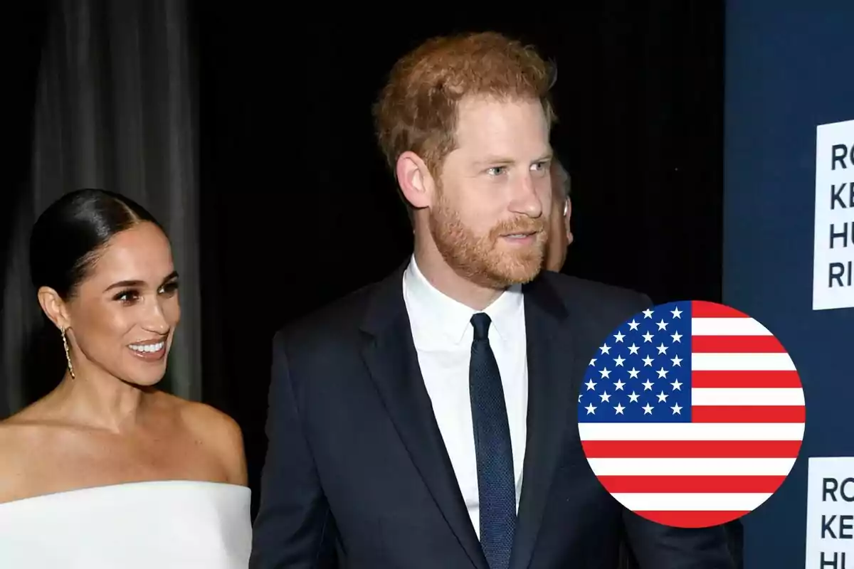 Meghan Markle i el príncep Harry elegantment vestits en un esdeveniment amb un símbol de la bandera dels Estats Units a la cantonada.