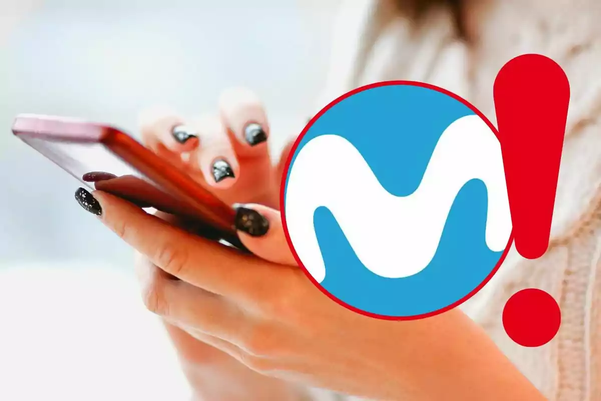 Muntatge amb el logotip de Movistar, una exclamació i un telèfon mòbil en una mà