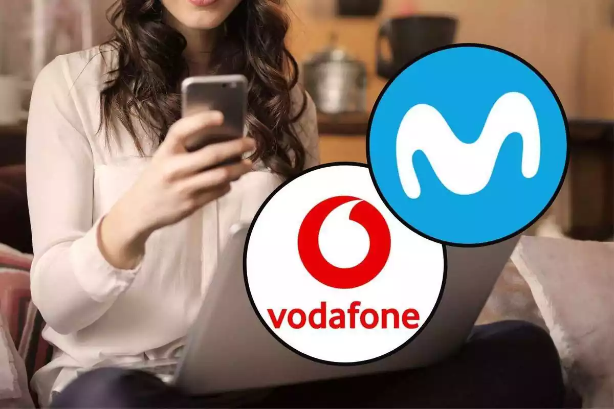 Muntatge d´una noia amb un telèfon i dues fotos de dues companyies de telèfon: movistar i vodafone