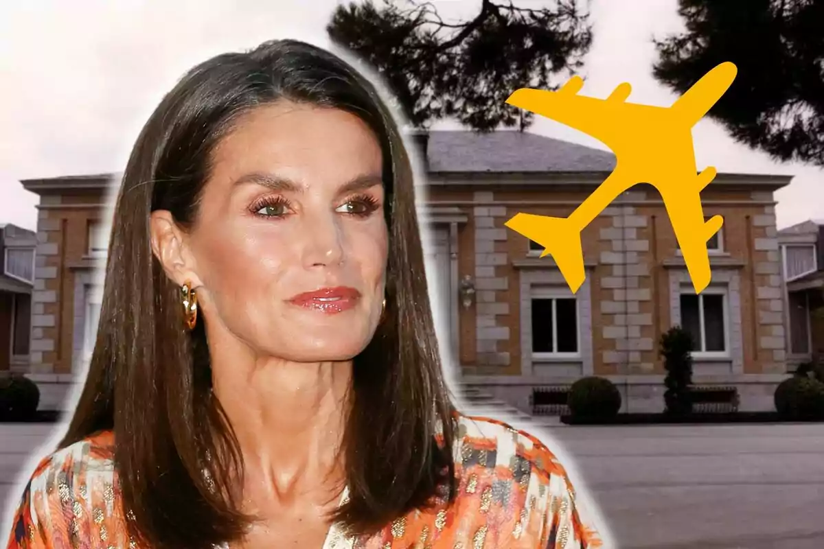 Letizia amb cabell fosc i laci davant d'un edifici amb un avió groc superposat a la imatge.