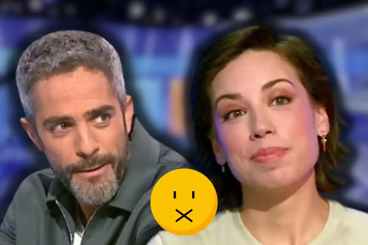 Roberto Leal i Rosa mirant-se amb una cara seriosa i un emoji groc de silenci al mig