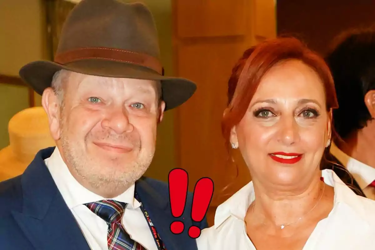 Alberto Chicote i Inma Núñez posant juntes, una d'elles porta barret i corbata, amb un símbol d'exclamació vermell al centre.