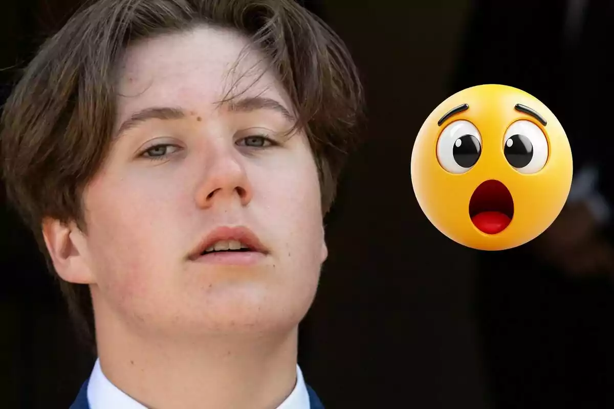 Christian de Dinamarca con expresión neutral junto a un emoji sorprendido.
