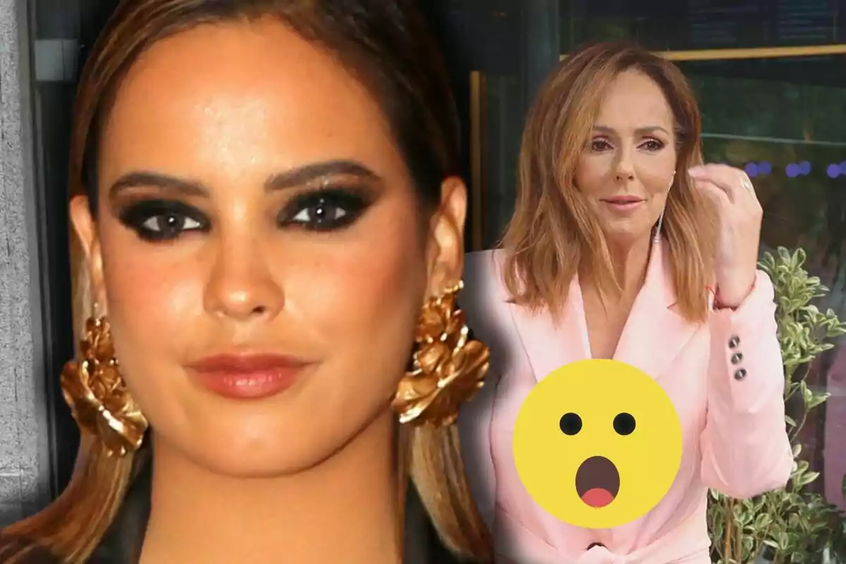 Primer pla de Gloria Camila amb maquillatge fosc als ulls i grans arracades daurades al costat de Rocío Carrasco vestida amb un vestit rosa i un emoji de cara sorpresa sobre el seu pit