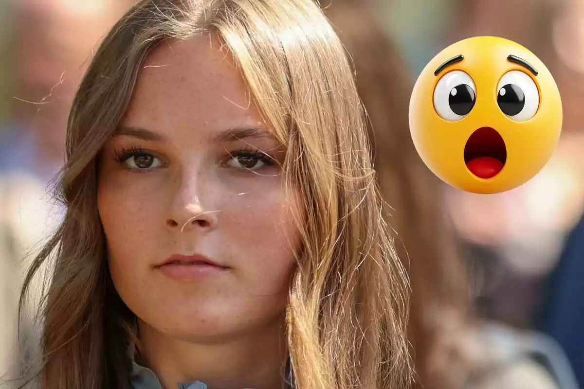 Ingrid de Noruega amb expressió seriosa al costat d’un emoji de cara sorpresa