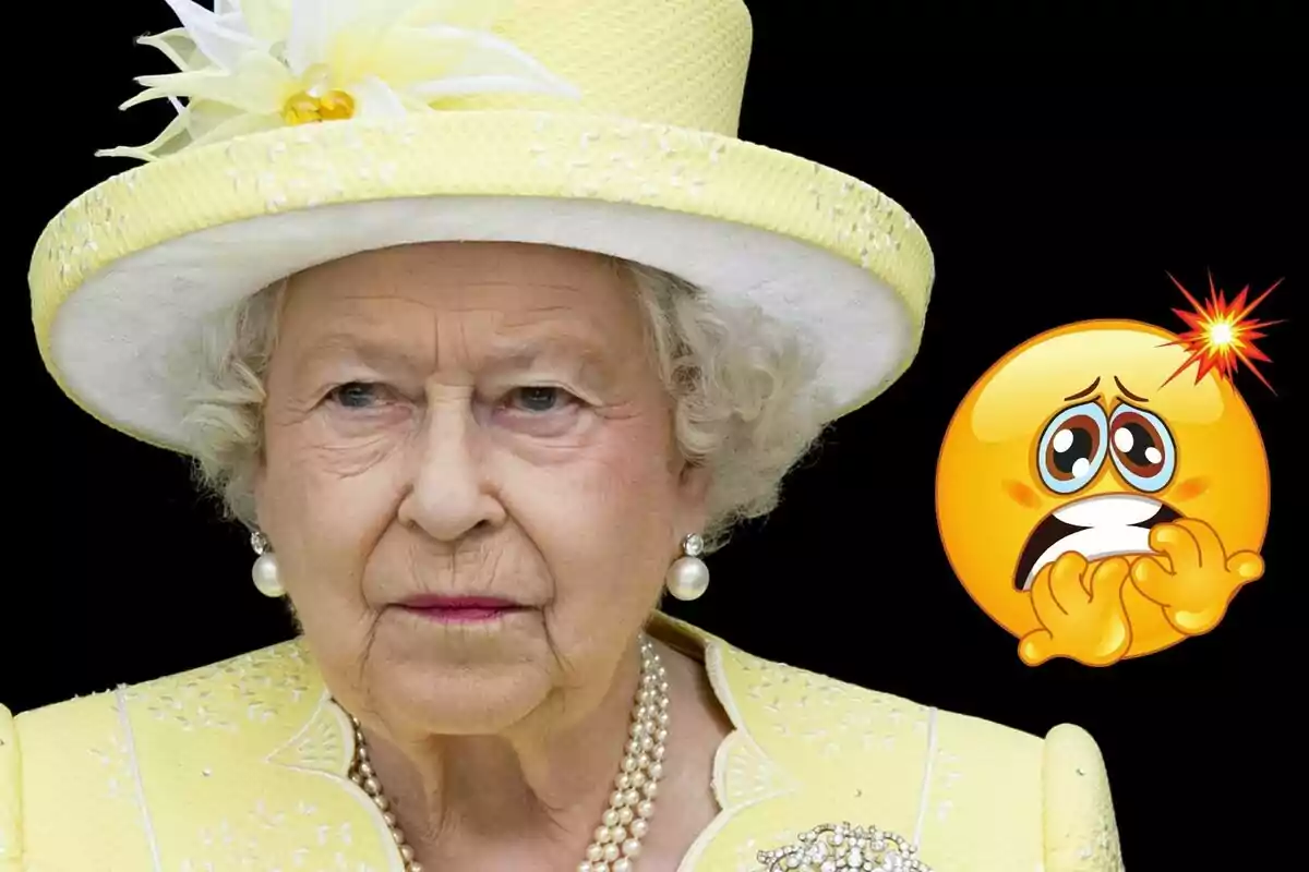 Isabel II amb barret groc al costat d'un emoji espantat.