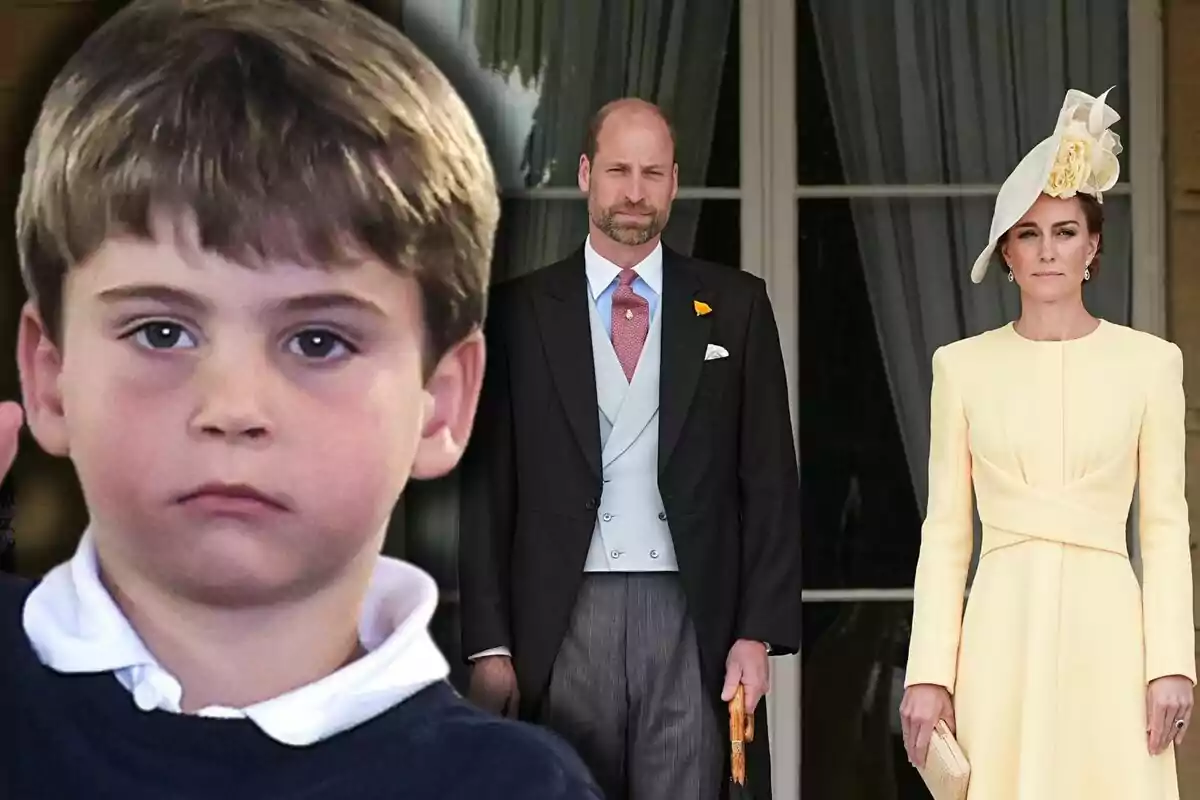 El príncep Louis amb expressió seriosa en primer pla i el príncep Guillem i la Kate Middleton elegantment vestida drets al fons davant d’una porta de vidre.