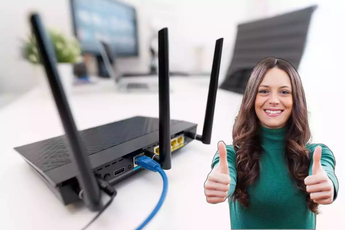 Muntatge d´un router d´Internet i una dona feliç