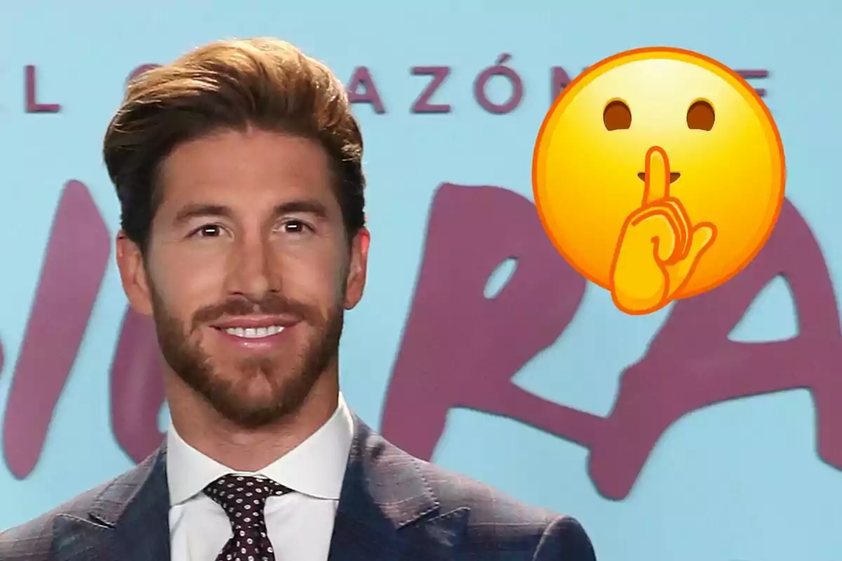 Sergio Ramos amb barba i vestit somriu mentre un emoji de silenci apareix al seu costat.