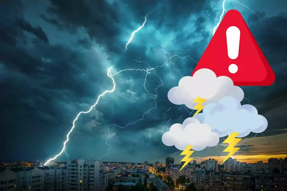 Cielo oscuro con relámpagos sobre una ciudad y un icono de advertencia de tormenta eléctrica. Cielo oscuro con relámpagos sobre una ciudad y un icono de advertencia de tormenta eléctrica.