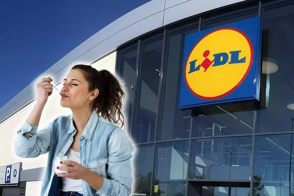 Dona menjant un iogurt i una botiga de Lidl