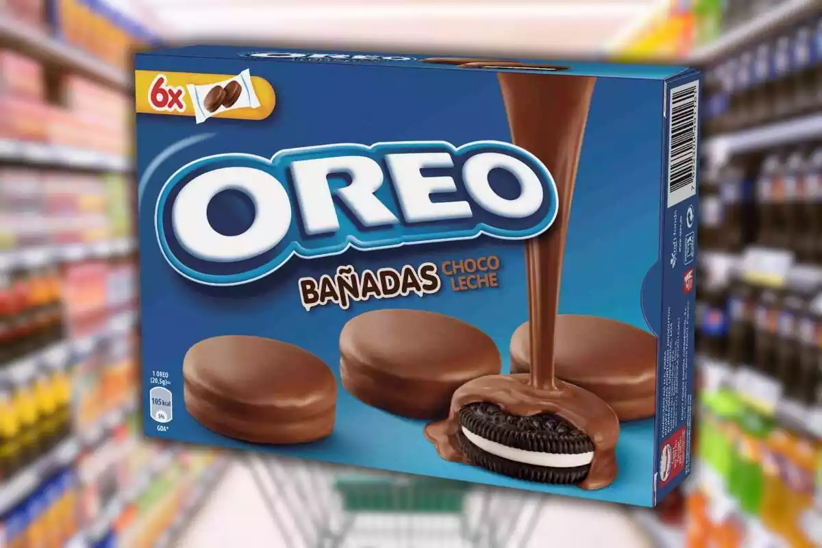 Galetes Oreo banyades en xocolata