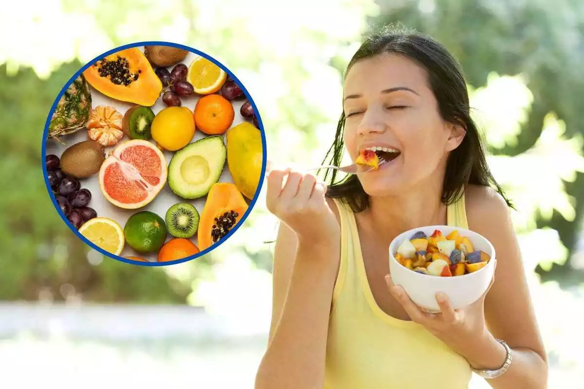 Muntatge amb noia menjant bol de fruita i foto de fruita variada
