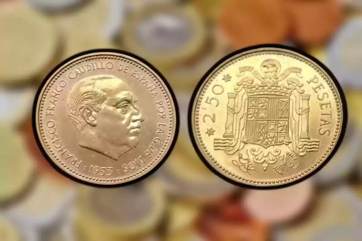 Moneda de 250 pessetes d?Espanya amb la cara de Francisco Franco i l?escut nacional.