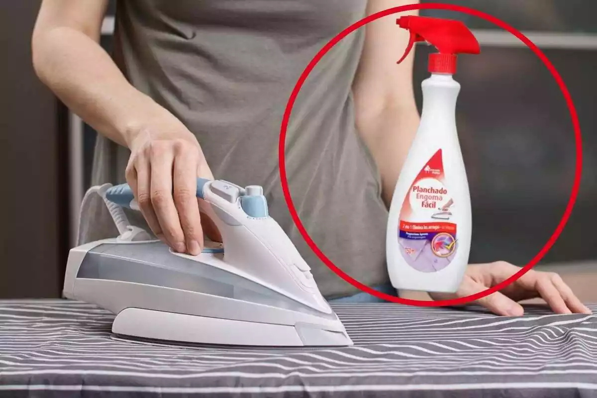 Muntatge amb una imatge de fons d'una persona planxant i una altra imatge de l'esprai planxat fàcil de Mercadona Muntatge amb una imatge de fons d'una persona planxant i una altra imatge de l'esprai planxat fàcil de Mercadona