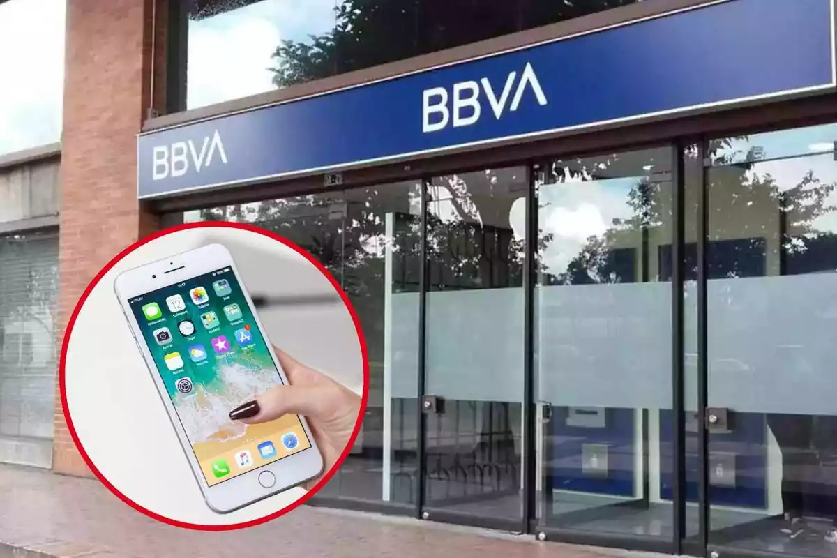 Muntatge amb oficina de BBVA i cercle vermell amb mà subjectant Iphone en blanc