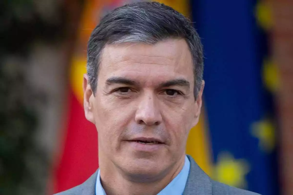 Primer pla de Pedro Sánchez amb el rostre seriós Primer pla de Pedro Sánchez amb el rostre seriós