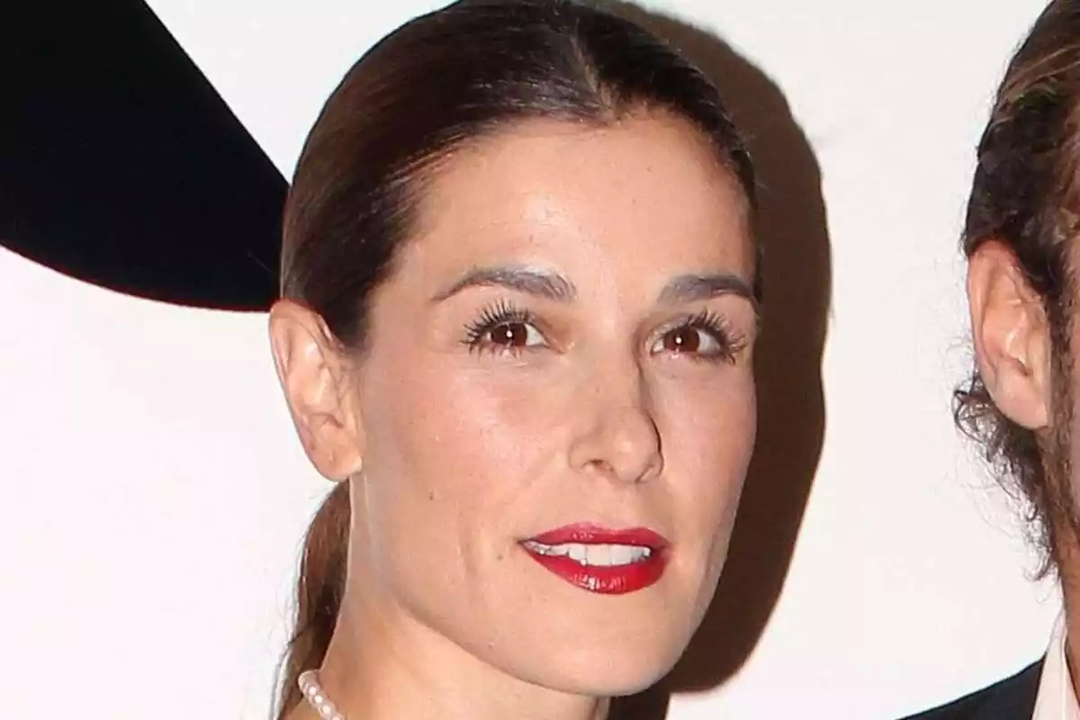 Primer pla de Raquel Sánchez Silva amb rostre neutre en una foto d'arxiu Primer pla de Raquel Sánchez Silva amb rostre neutre en una foto d'arxiu