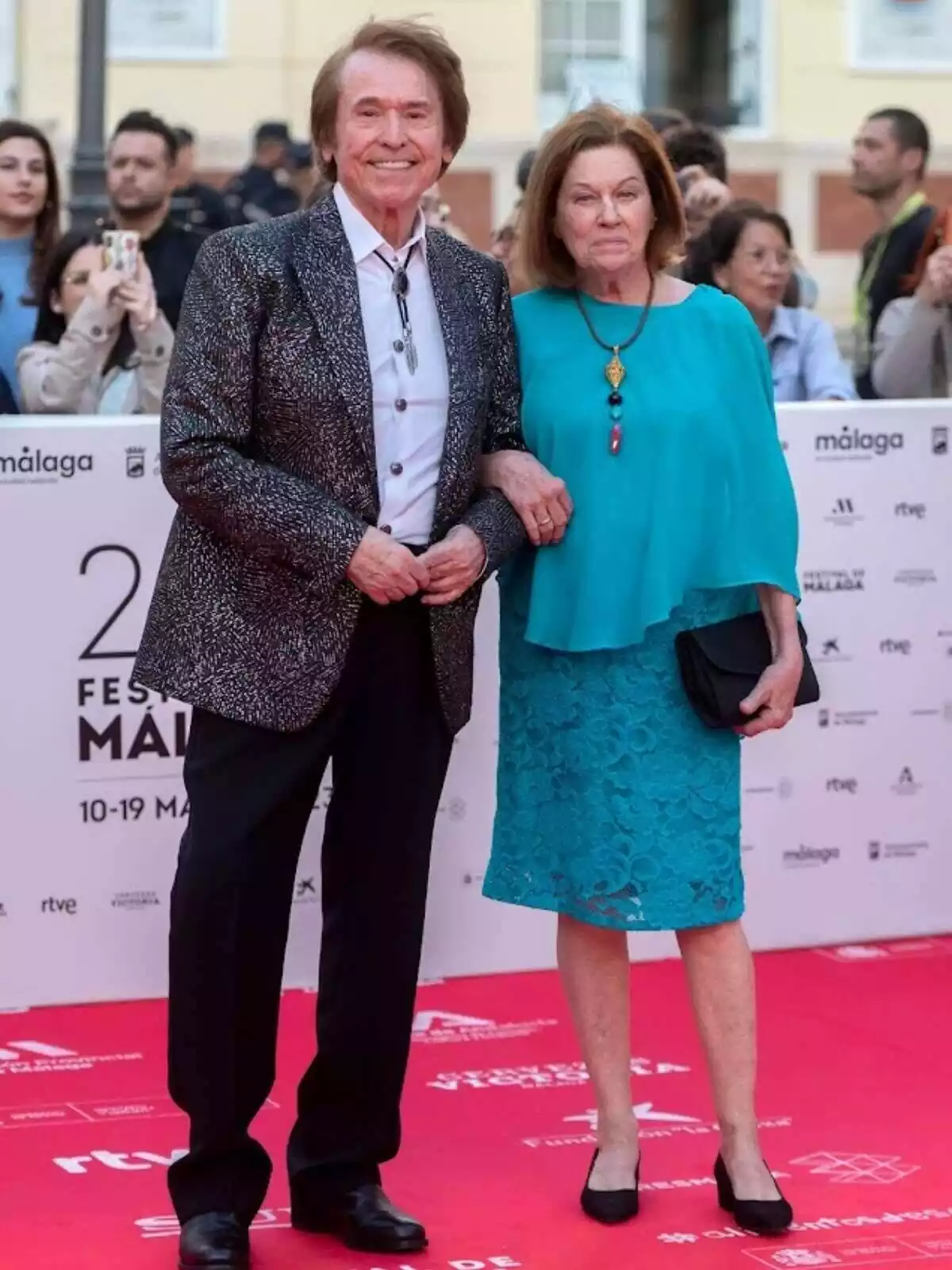 Raphael i Natalia Figueroa posant a la catifa del Festival de Cinema de Màlaga