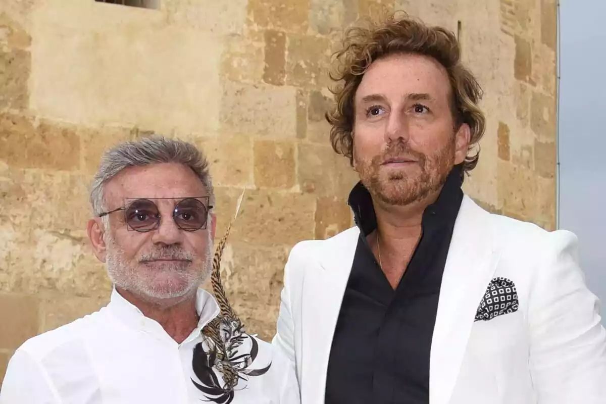 Raúl Prieto i Joaquín Torres posant somrients a la seva 'preboda'