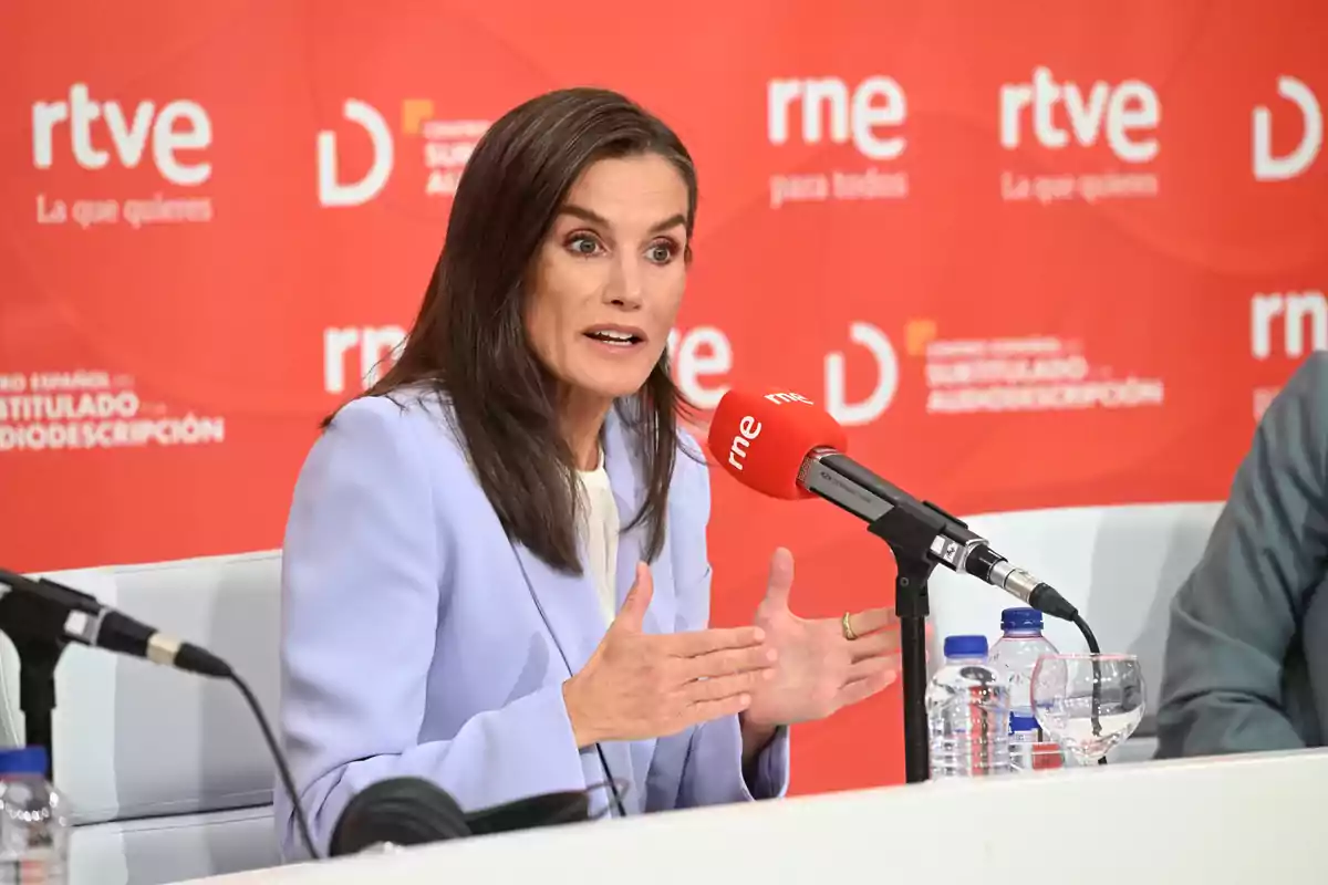 La reina Letizia assisteix a la presentació del servei “Ràdio Nacional per a Tothom”, a 30 de setembre de 2024 a Madrid.