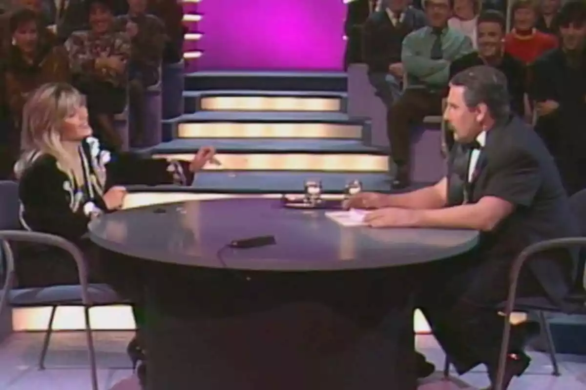 Imatge de l'entrevista entre Samantha Fox i el Màgic Andreu a TV3, el 1991