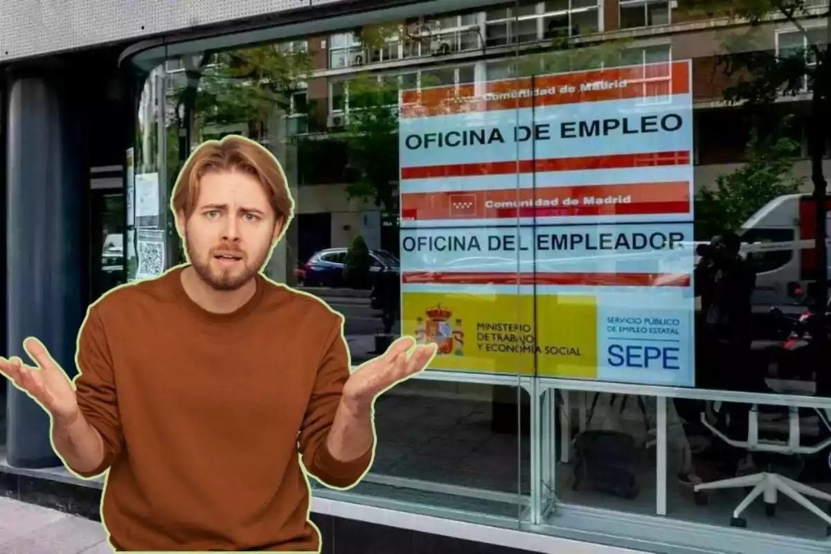 Un home amb expressió de confusió davant d?una oficina d?ocupació a Madrid.