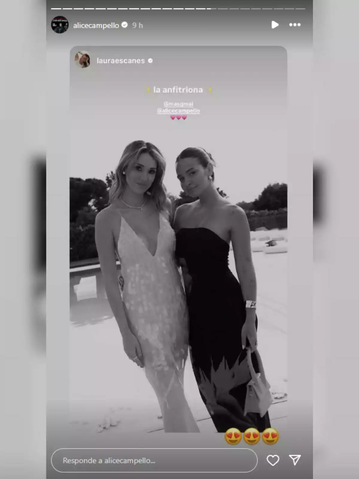 Alice Campello i Laura Escanes posen juntes a l’aire lliure, una porta un vestit clar i l’altra un vestit fosc, ambdues somriuen i són al costat d’una piscina. Alice Campello i Laura Escanes posen juntes a l’aire lliure, una porta un vestit clar i l’altra un vestit fosc, ambdues somriuen i són al costat d’una piscina.