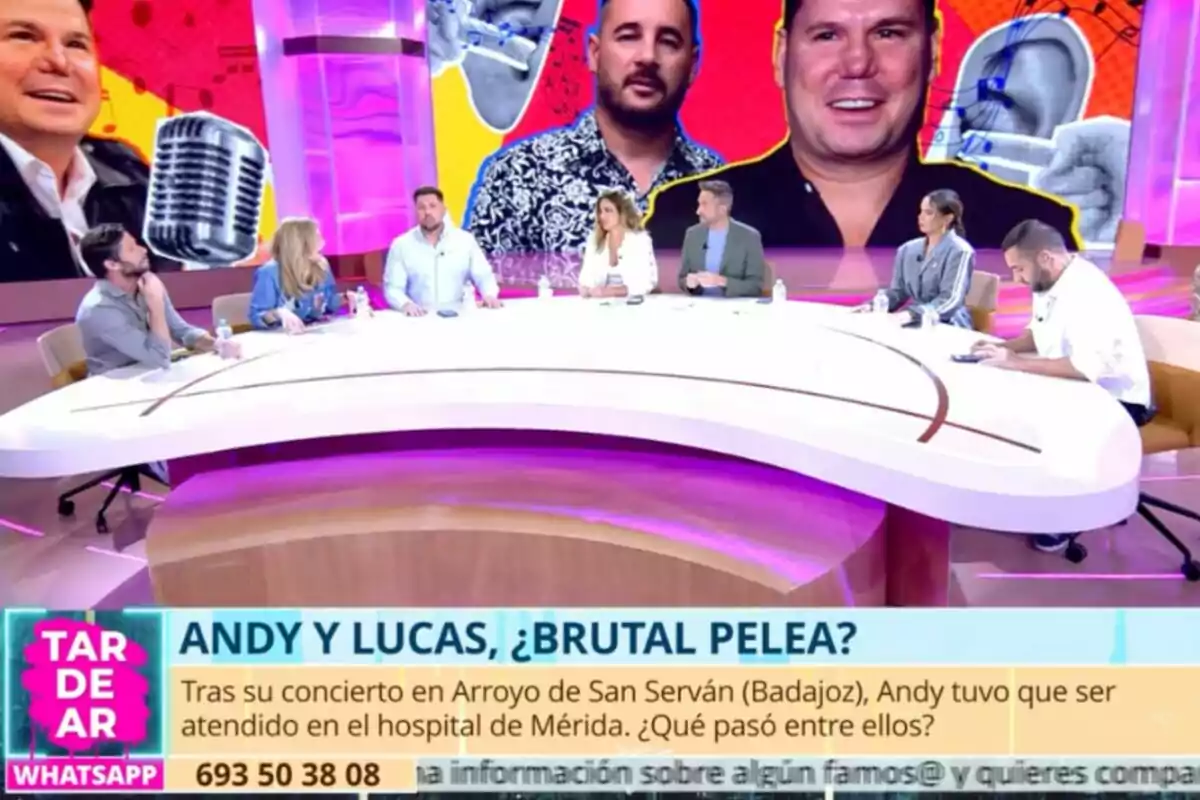 Un grup de persones està assegut al voltant d'una taula en un plató de televisió acolorit, amb imatges de fons de dos homes i un micròfon, mentre discuteixen un tema relacionat amb un incident en un concert. Captura de 'TardeAR'. Un grup de persones està assegut al voltant d'una taula en un plató de televisió acolorit, amb imatges de fons de dos homes i un micròfon, mentre discuteixen un tema relacionat amb un incident en un concert. Captura de 'TardeAR'.