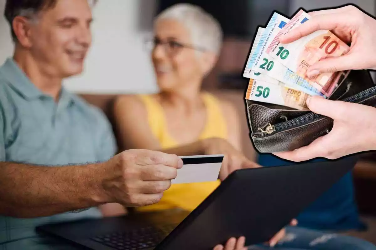 Una parella de fons amb fent compres per internet, amb una targeta a la mà i una imatge d'unes mans amb una cartera amb diners