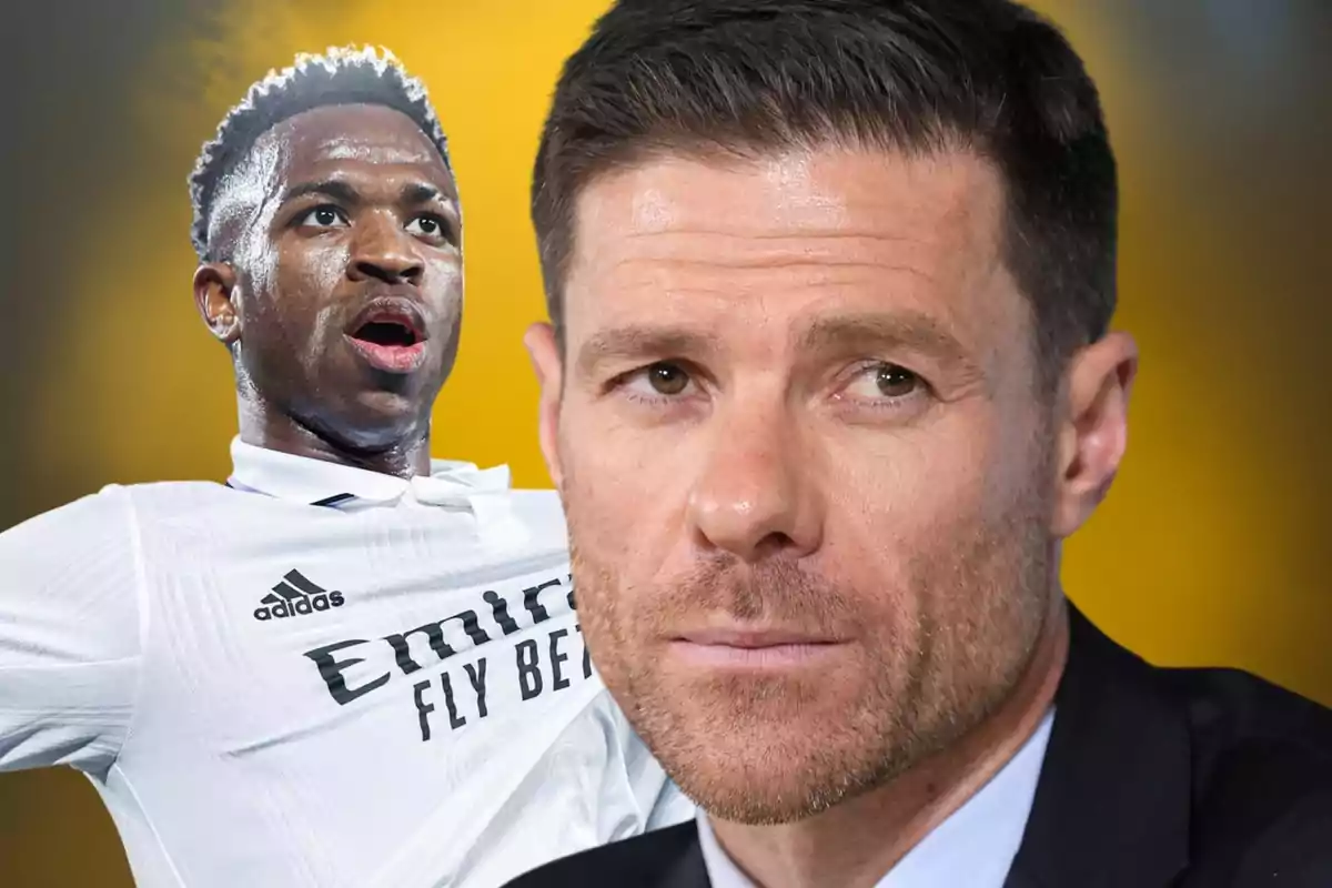 Un futbolista amb samarreta blanca apareix al fons mentre un home amb vestit és en primer pla amb expressió seriosa i un fons groc difuminat.