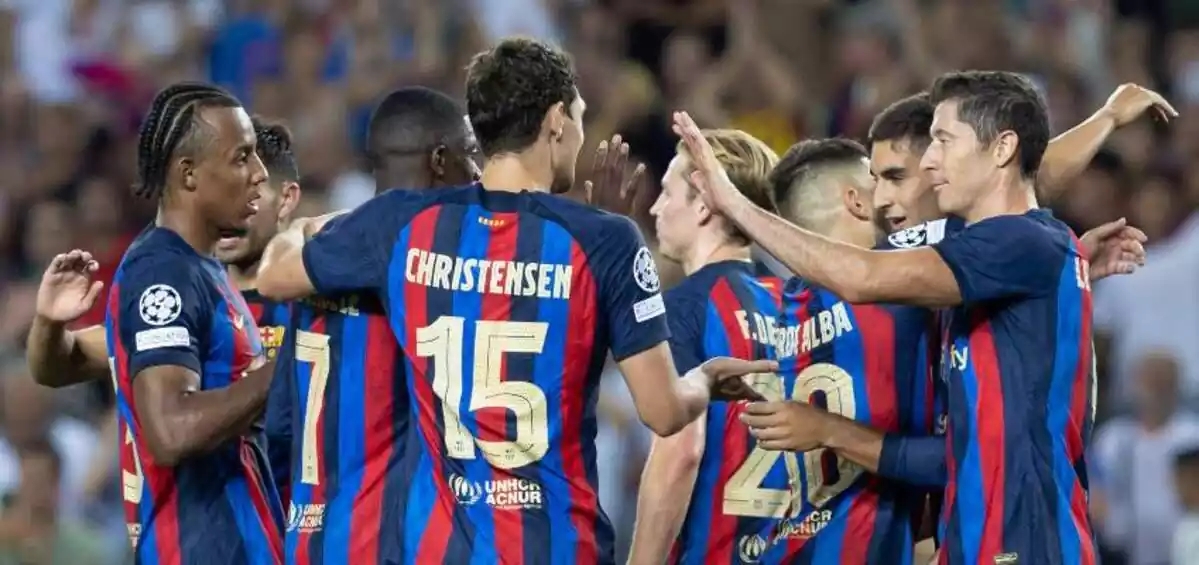 Imatge dels futbolistes del Barça celebrant un gol.