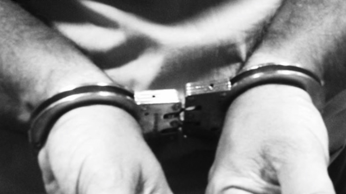 Ingressa a presó un estafador multireincident amb cinc ordres judicials pendents de detenció