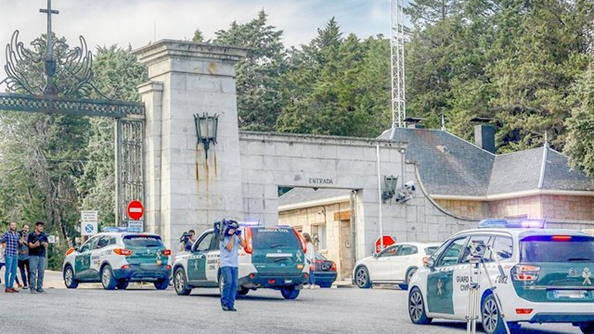 Cotxes de la Guàrdia Civil han entrat al Valle de los Caídos