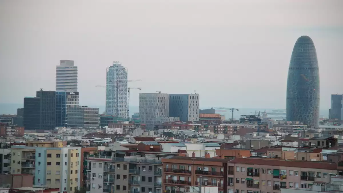 L'emblemàtica Torre Agbar de Barcelona, en una imatge d'arxiu