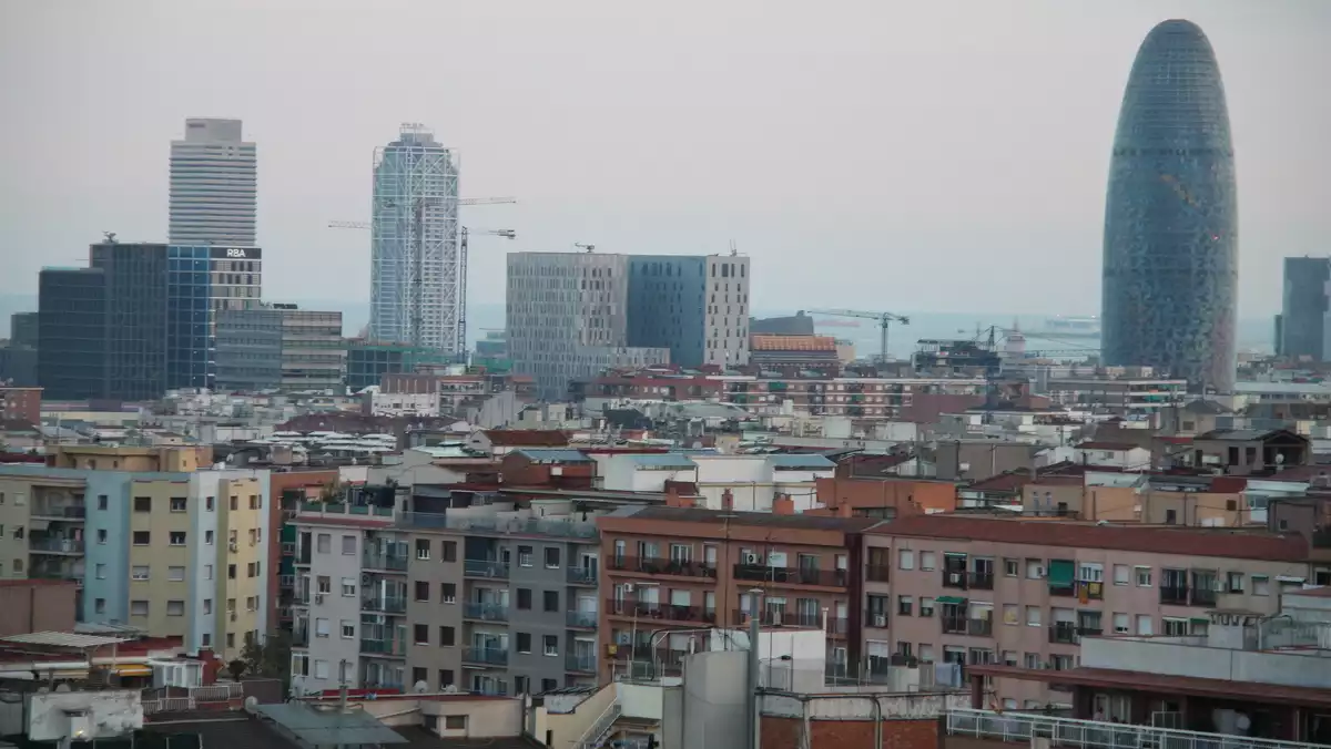 L'emblemàtica Torre Agbar de Barcelona, en una imatge d'arxiu