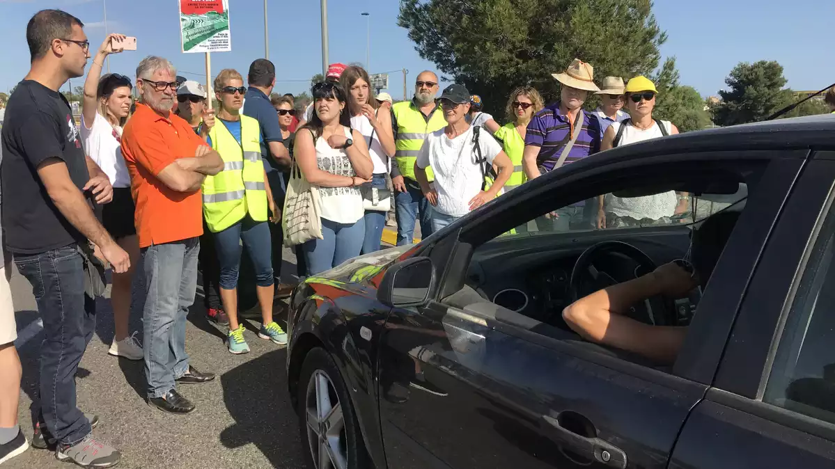 Manifestació rotonda Torredembarra