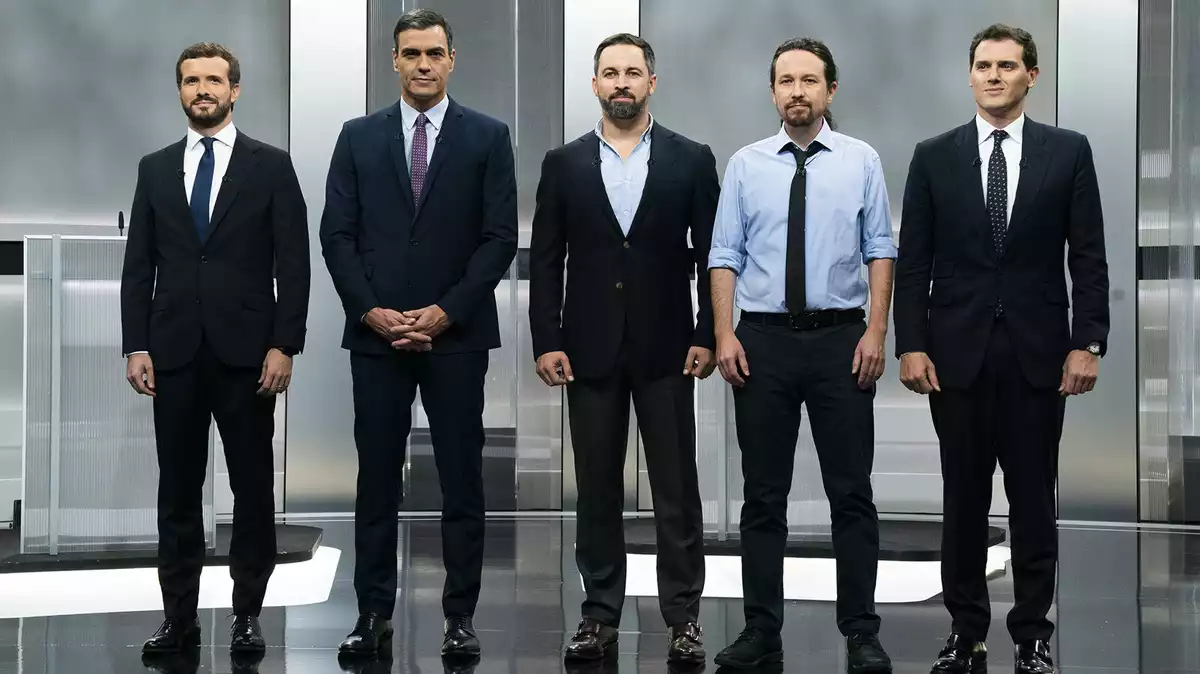 D'esquerra a dreta, Pablo Casado (PP); Pedro Sánchez (PSOE); Santiago Abascal (VOX); Pablo Iglesias (PODEMOS); i Albert Rivera (CIUTADANS).