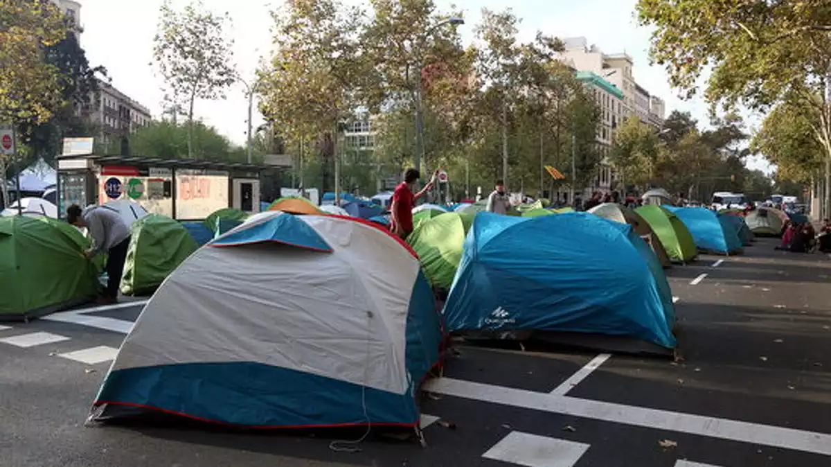 Els CDR acampats a Barcelona demanen «preservatius» entre les seves necessitats