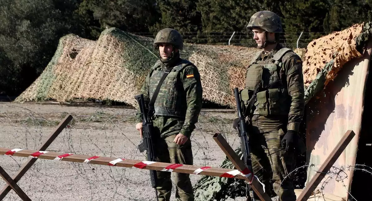 Does efectius de l'Exèrcit Espanyol armat durant un operatiu el 12 de desembre del 2017