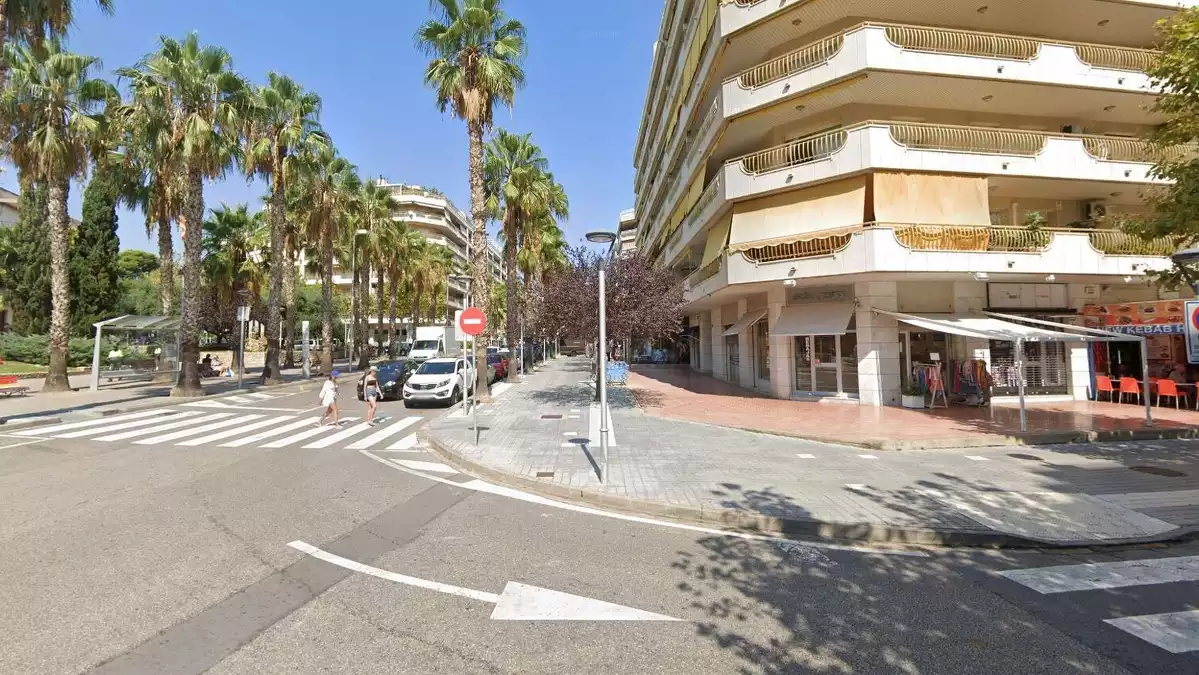 Els robatoris es van produir en tres establiments del carrer Ciutat de Reus i Via Roma
