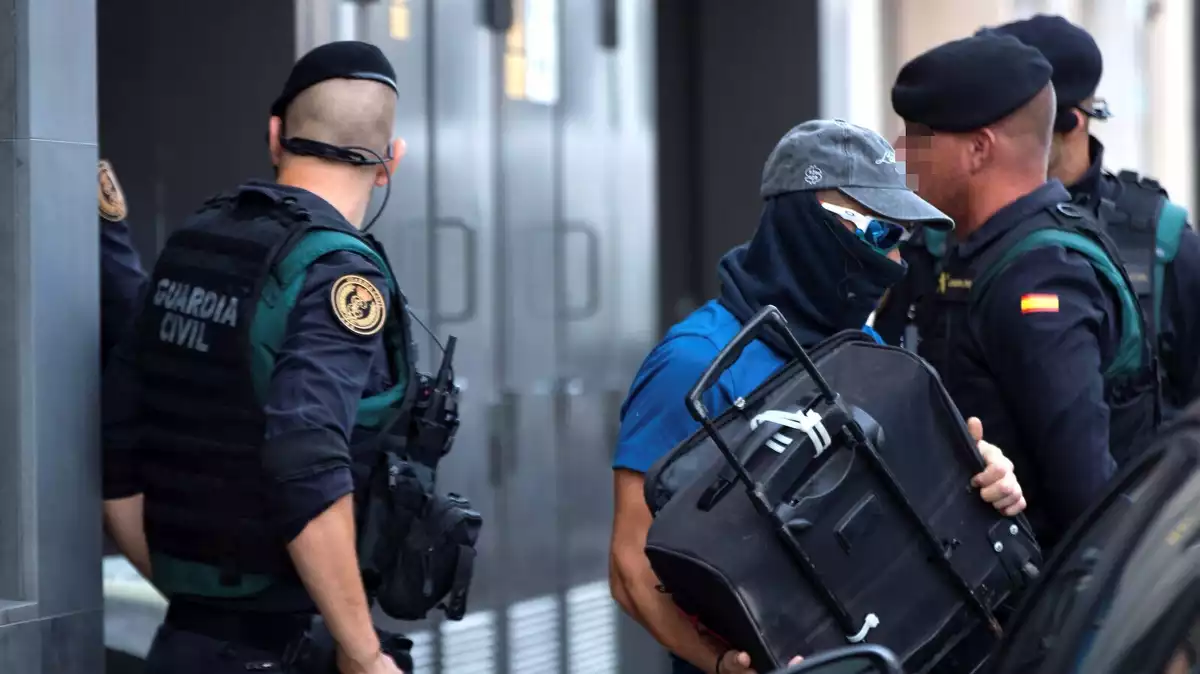 Guàrdia Civil en els escorcolls a casa els CDRs detinguts dilluns