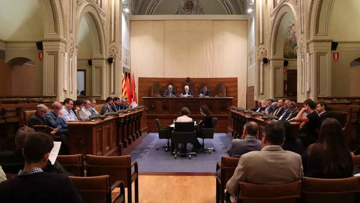 Imatge d'arxiu d'un plenari de la Diputació de Tarragona.