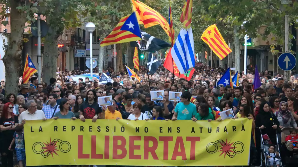 Imatge de la manifestació que ha acollit 12.000 persones a Sabadell