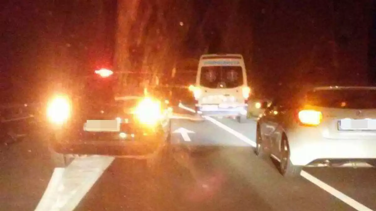 Imatge de l'accident, aquest vespre a la T-313, a Riudecanyes
