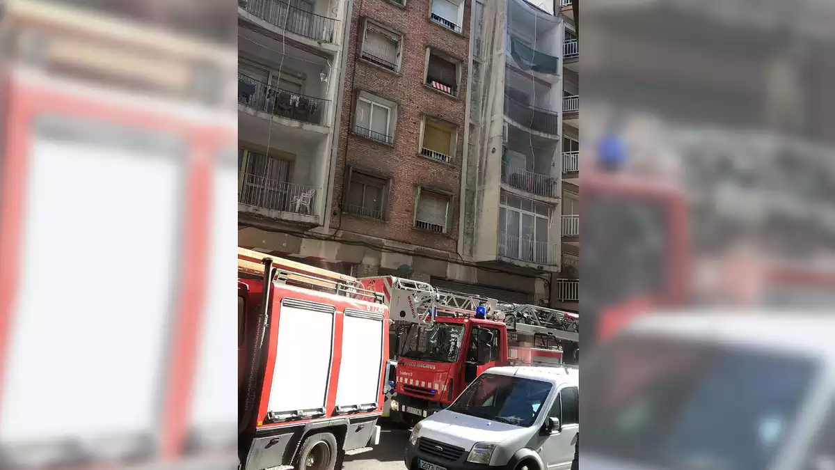 Imatge de l'incendi al carrer de l'Alguer de Tarragona