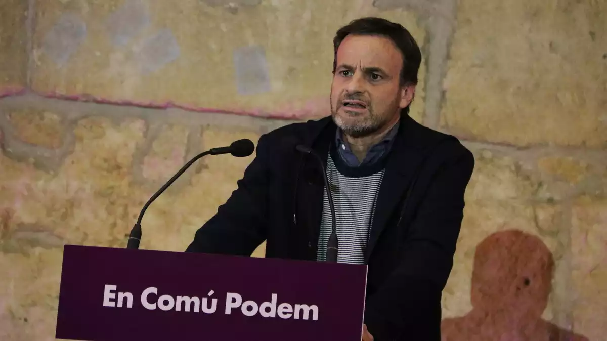 Imatge del candidat d'En Comú Podem al Congrés, Jaume Asens, durant el míting central de la formació a Tarragona