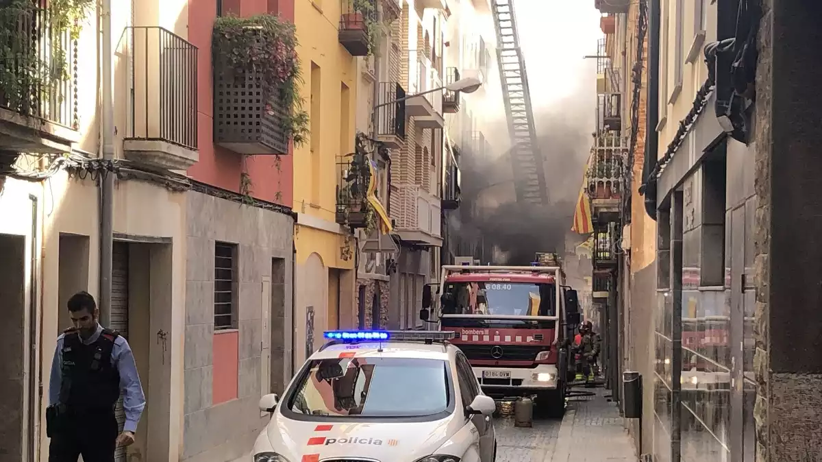 Incendi en un edifici del carrer Alt del Carme de Reus