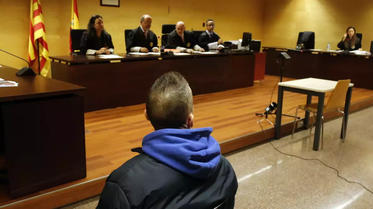 L'acusat de magrejar un adolescent a Olot, davant el tribunal de l'Audiència el 14 de novembre